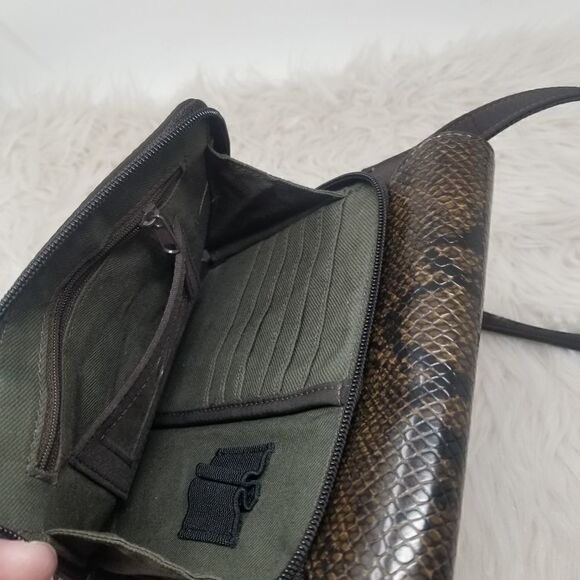 HILLARD and HANSON FAUX SNAKESKIN CROSSBODY - Picture 10 of 16